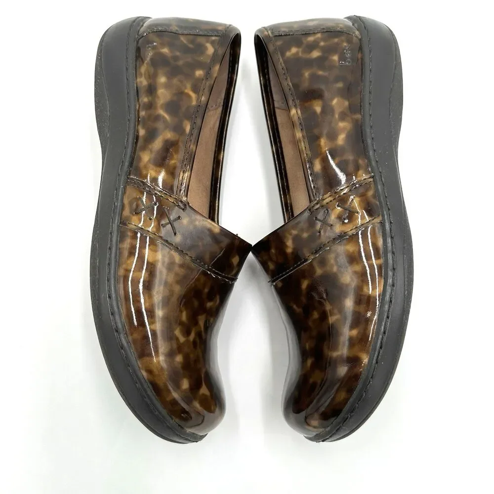 BOC Born Concept Clogs Womens 8 Slip On Shoes Brown Cheetah Patent Faux Leather - Picture 12 of 16